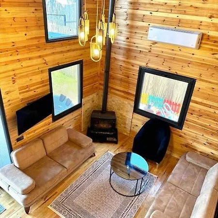 Elistinyhouse Hotel *